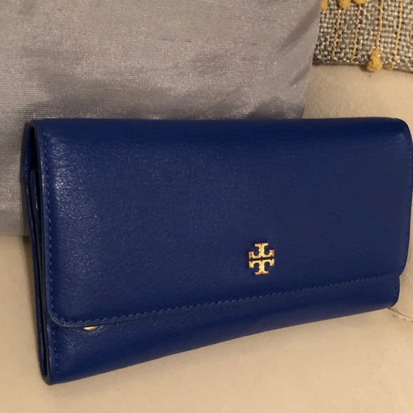 Tory Burch Handbags - envelope wallet by Tory Burch